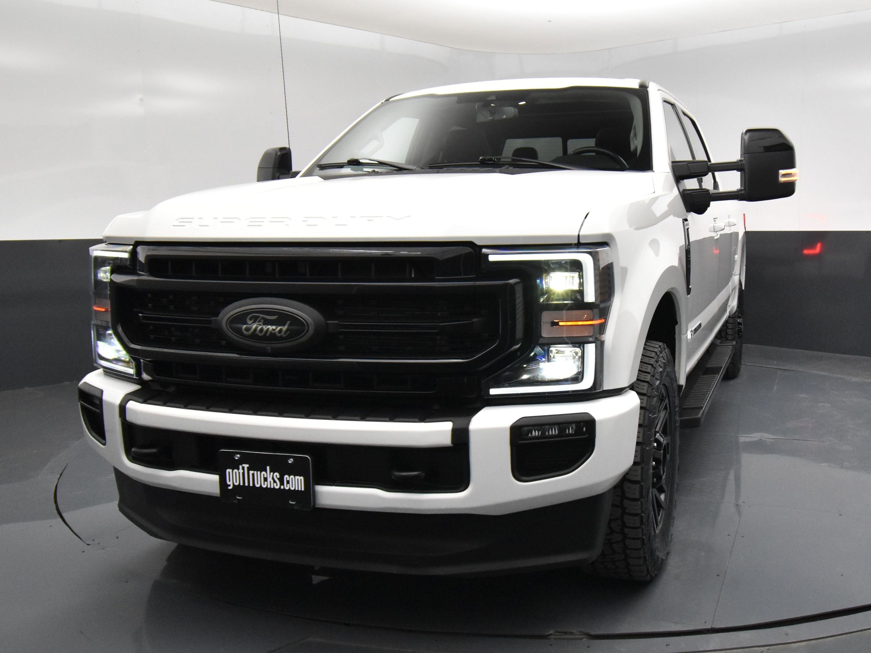 Used 2021 Ford F350 Lariat image 2