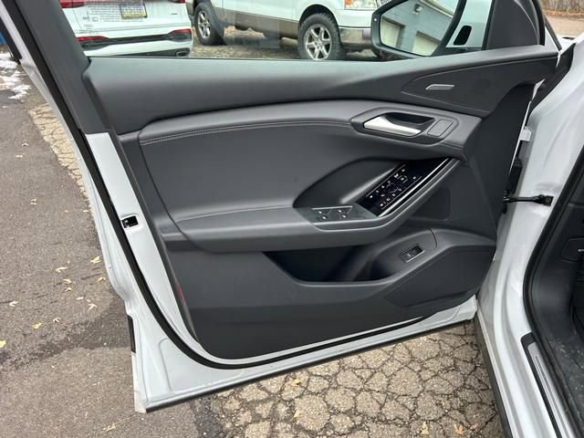 Used 2025 Audi Q6 e-tron Premium Plus w/ Premium Plus image 9