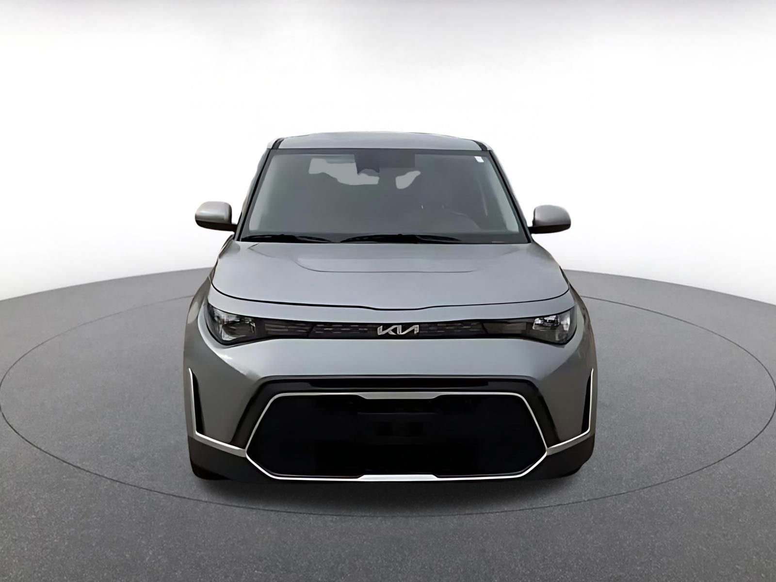 Used 2025 Kia Soul LX w/ LX Technology Package image 4