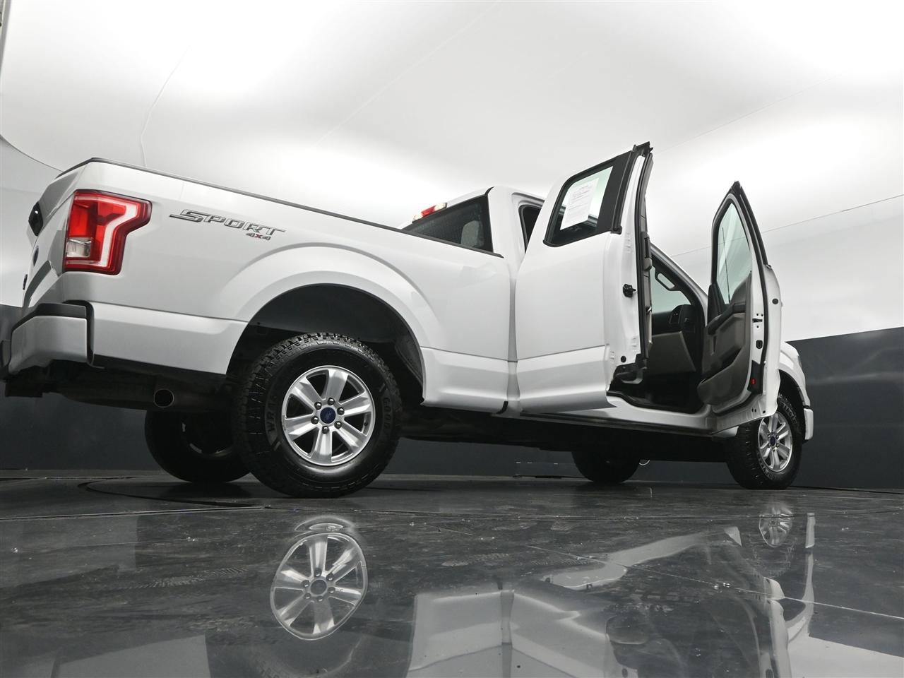 Used 2017 Ford F150 XL w/ Equipment Group 101A Mid AWD/4WD image 40