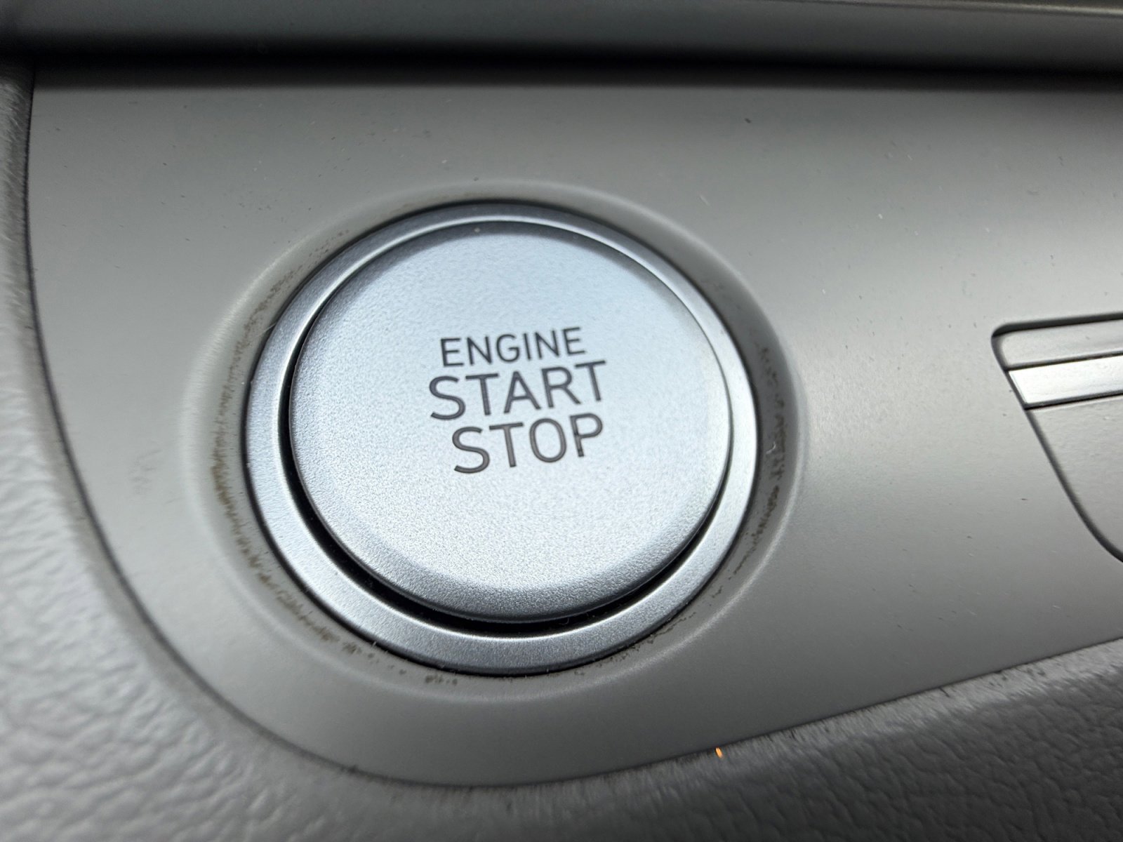 Used 2021 Hyundai Elantra Limited FWD image 30