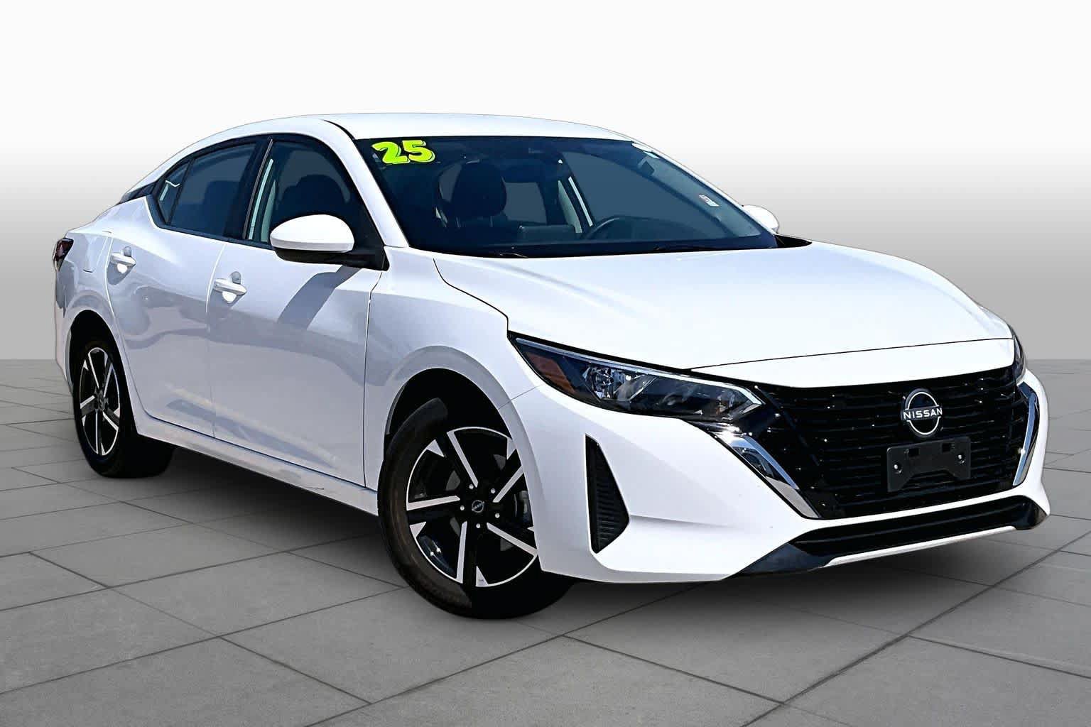 Used 2025 Nissan Sentra SV FWD image 3