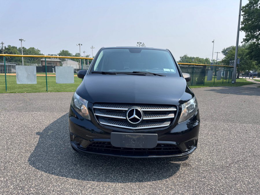 Used 2018 Mercedes-Benz Metris Passenger image 2