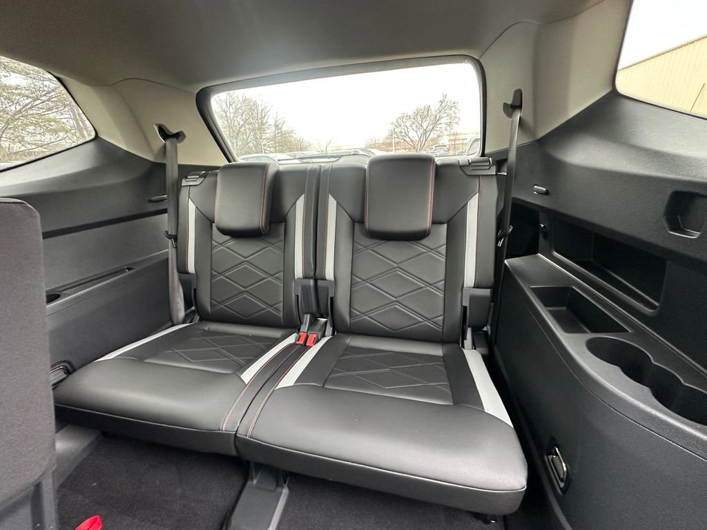 Used 2025 Volkswagen Atlas Peak Edition SE image 21