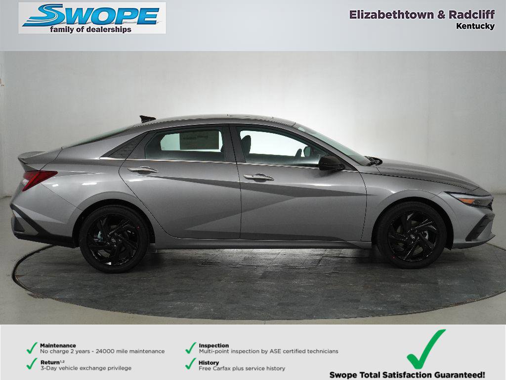 New 2026 Hyundai Elantra SEL Sport Premium image 2