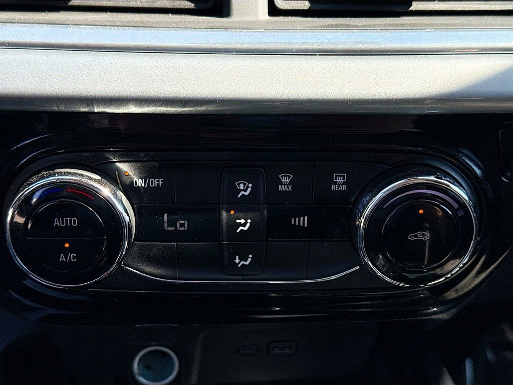 Used 2024 Chevrolet Trax LT image 31