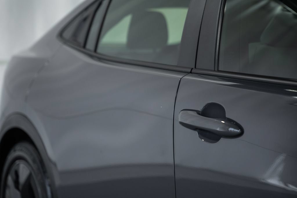 Used 2025 Toyota Prius LE FWD image 13