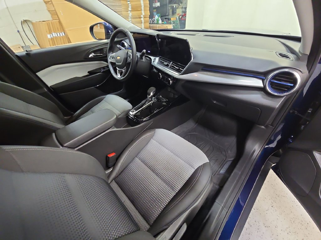 Certified 2024 Chevrolet Trax LT w/ Driver Confidence Package FWD image 37
