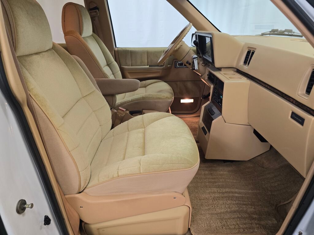 Used 1990 Dodge Grand Caravan LE image 97