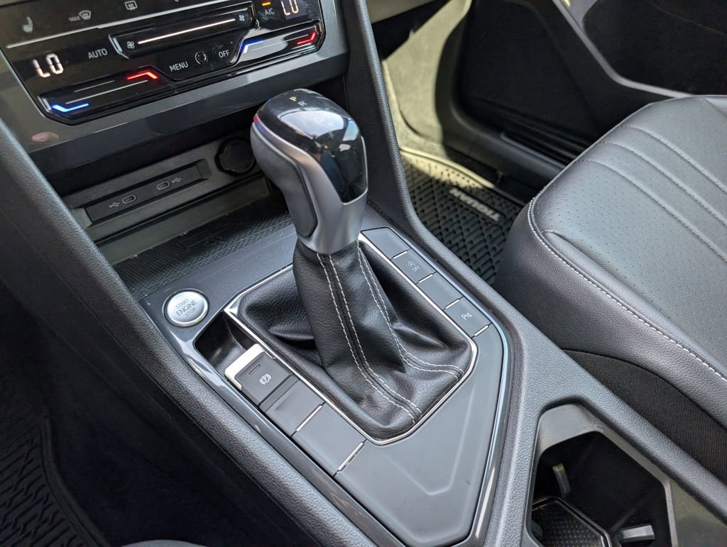 Used 2022 Volkswagen Tiguan SE R-Line image 18