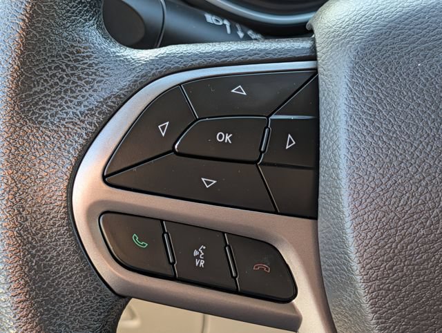 Used 2019 Jeep Cherokee Latitude w/ Popular Appearance Group FWD image 21