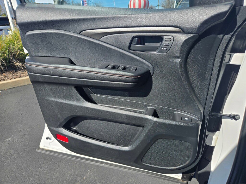 Used 2025 Honda Ridgeline TrailSport image 22