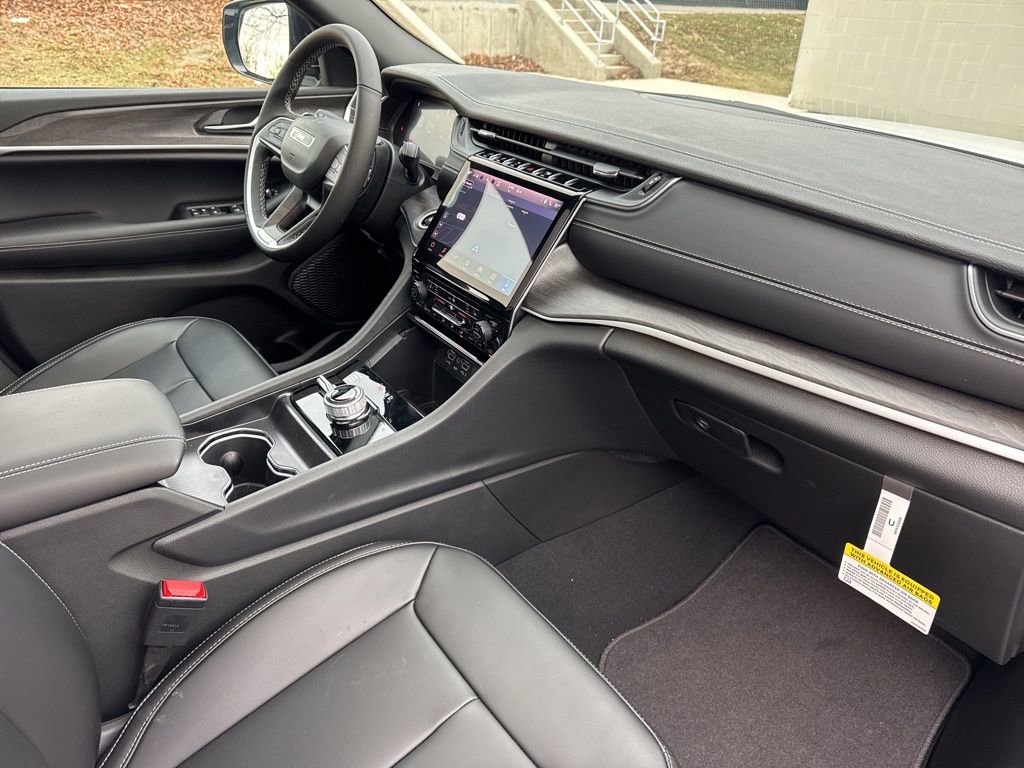 New 2025 Jeep Grand Cherokee Limited image 24