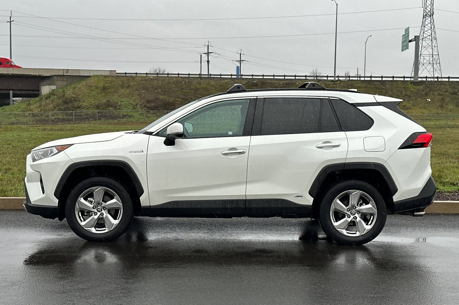 Used 2021 Toyota RAV4 Limited image 6