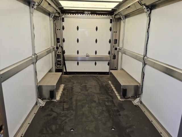 Used 2023 Chevrolet Brightdrop 600 w/ Active Safety Package 2 AWD/4WD image 3