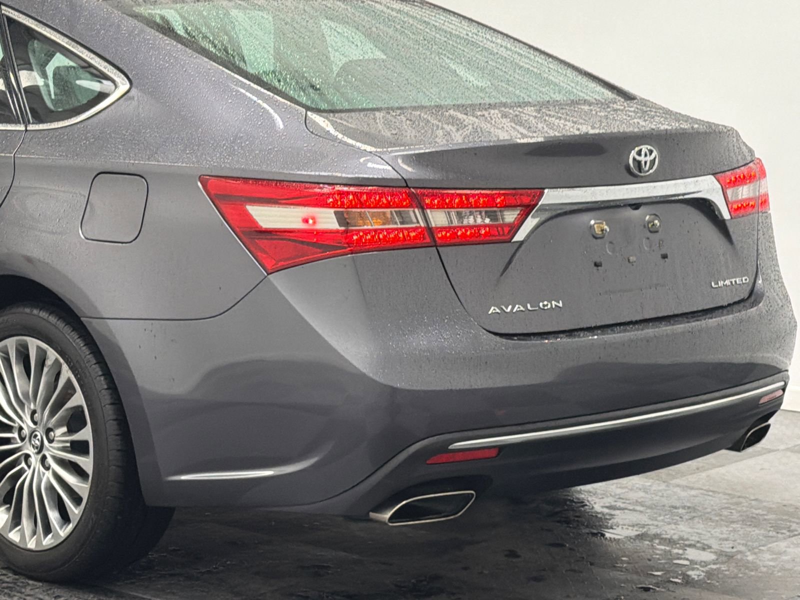 Used 2016 Toyota Avalon Limited w/ Toyota Safety Sense Package FWD image 6