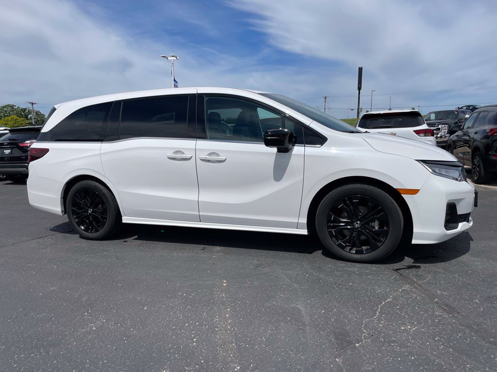 Used 2025 Honda Odyssey Sport-L image 2