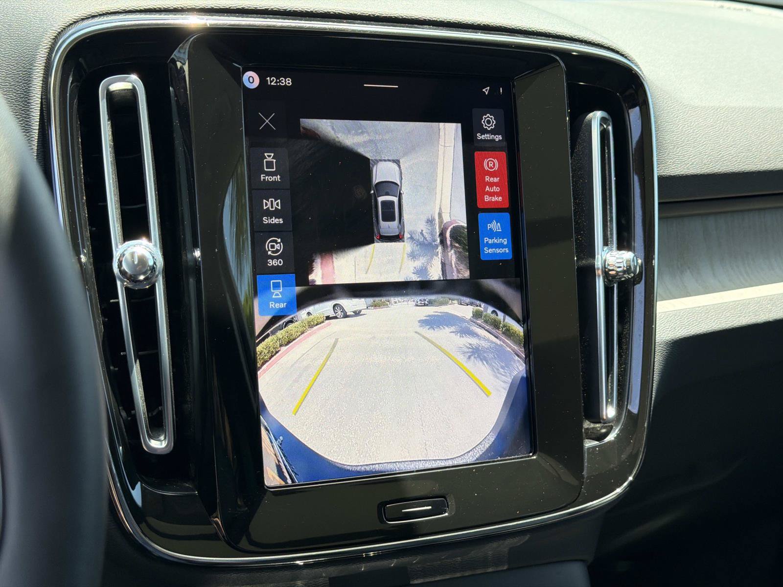 Certified 2026 Volvo XC40 B5 Plus AWD/4WD image 13