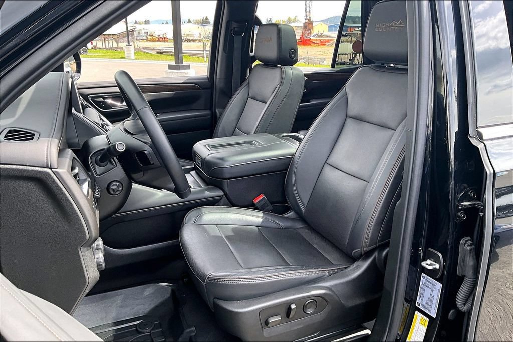 Used 2024 Chevrolet Tahoe High Country AWD/4WD image 25