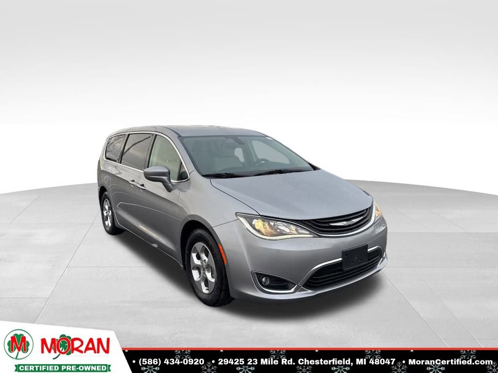 Used 2017 Chrysler Pacifica Touring Plus image 7