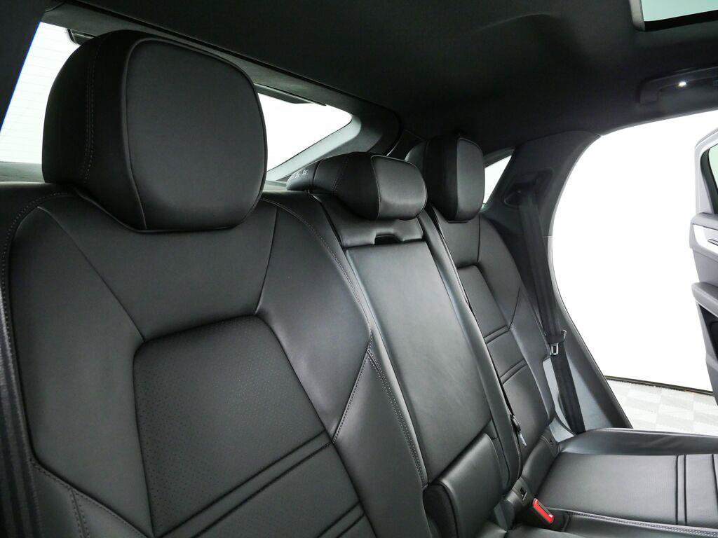 New 2026 Porsche Cayenne Coupe AWD/4WD image 23