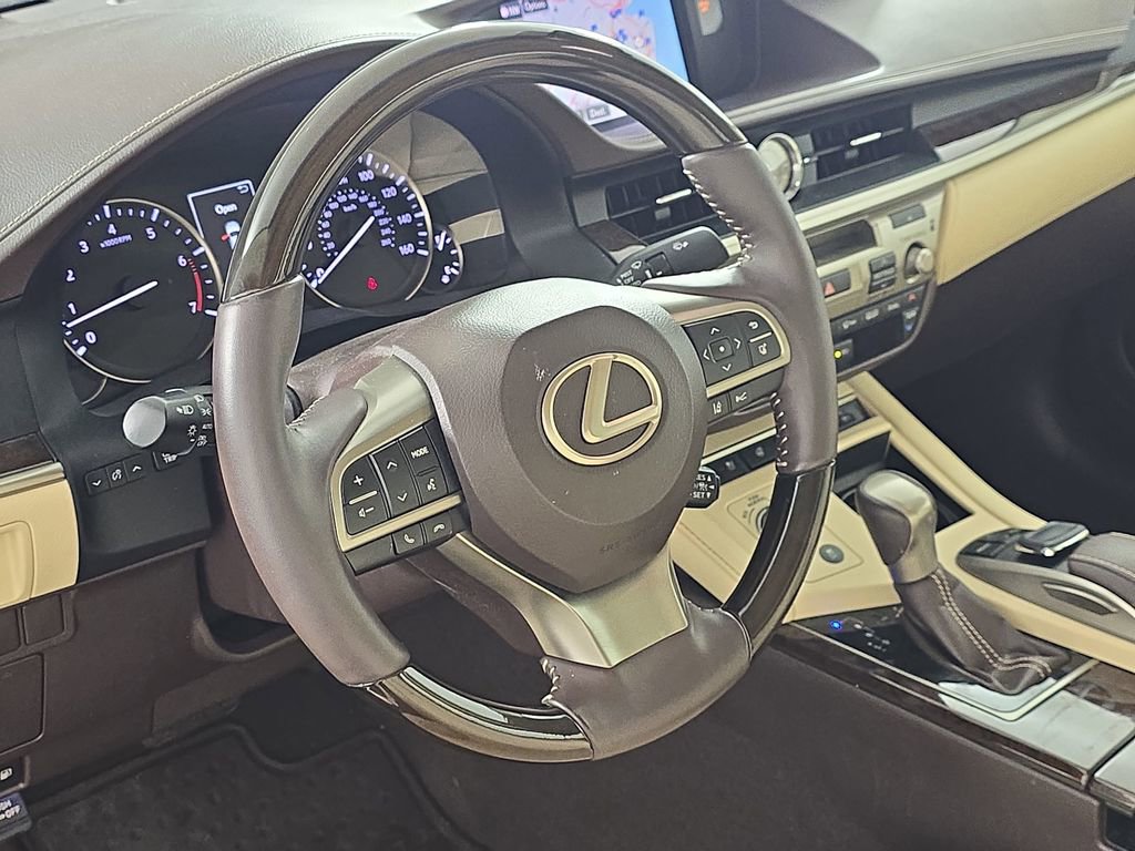 Used 2016 Lexus ES 350 w/ Luxury Package w/Wood Trim image 18