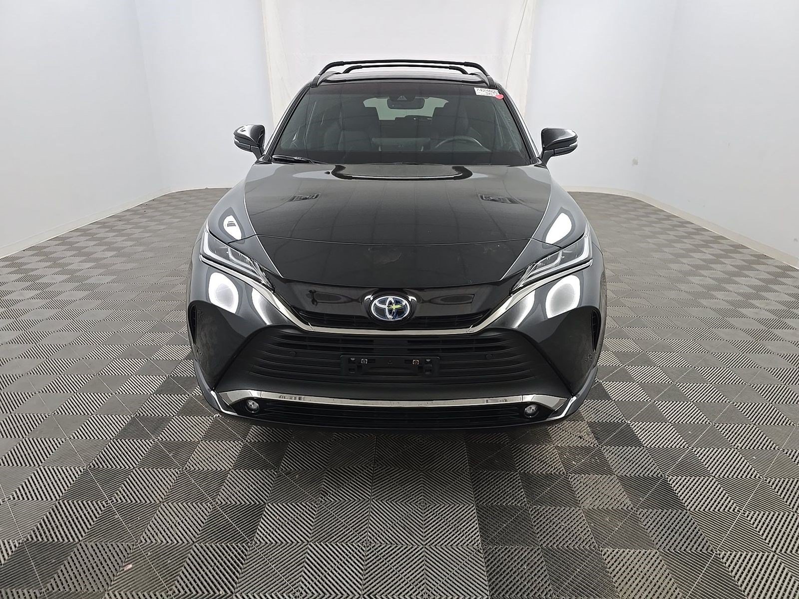 Used 2023 Toyota Venza Nightshade AWD/4WD image 2