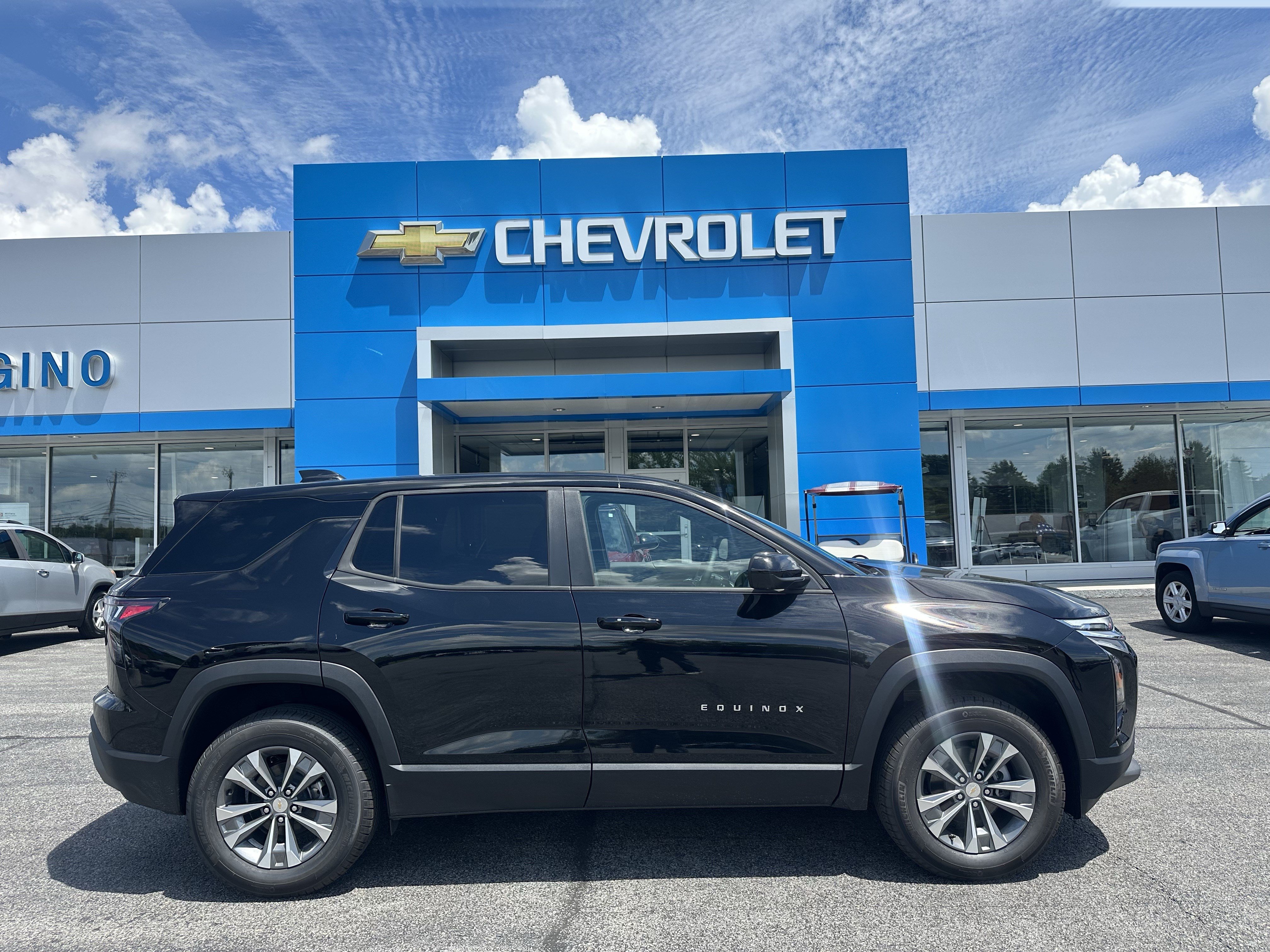 New 2026 Chevrolet Equinox LT w/ Convenience Package II AWD/4WD image 1