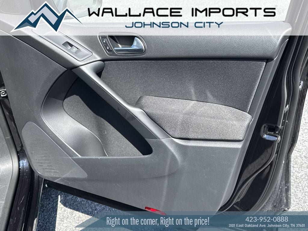 Used 2015 Volkswagen Tiguan S FWD image 32
