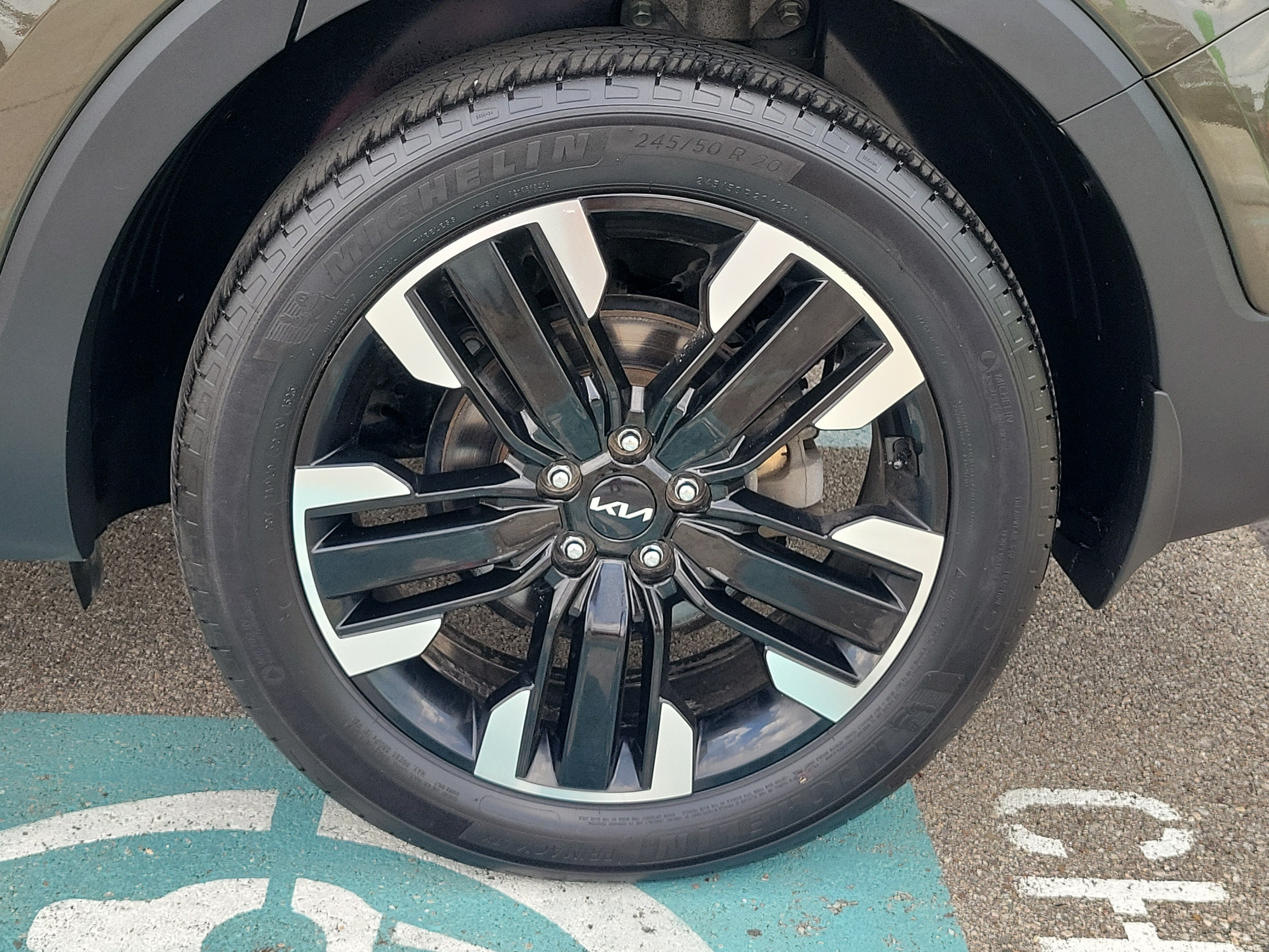 Used 2023 Kia Telluride AWD image 5