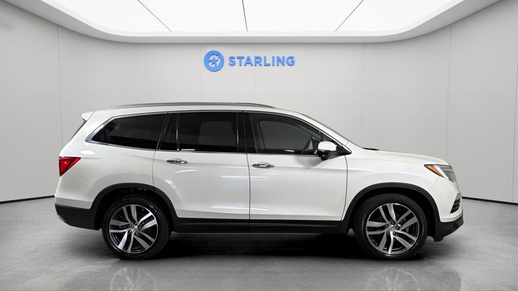 Used 2017 Honda Pilot Touring image 11
