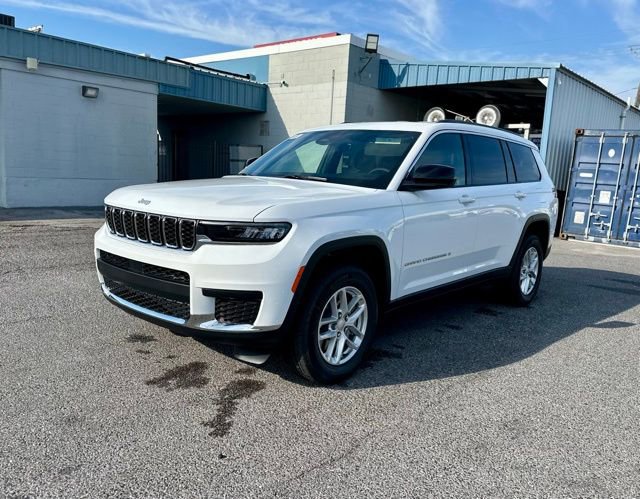 New 2025 Jeep Grand Cherokee L Laredo image 3