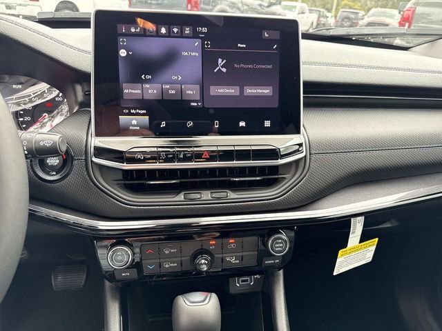 New 2026 Jeep Compass Latitude image 21