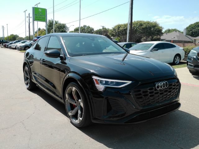 Used 2024 Audi SQ8 e-tron Premium Plus w/ Black Optic Package AWD/4WD image 4