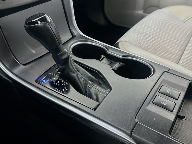 Used 2015 Toyota Camry SE image 23