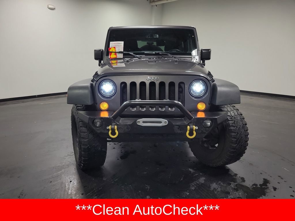 Used 2018 Jeep Wrangler Rubicon w/ Power Convenience Group image 2
