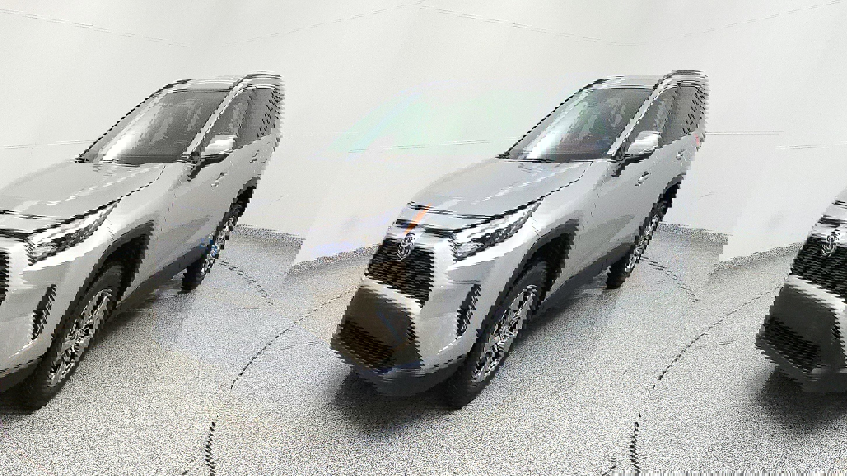 Used 2024 Toyota RAV4 XLE image 1