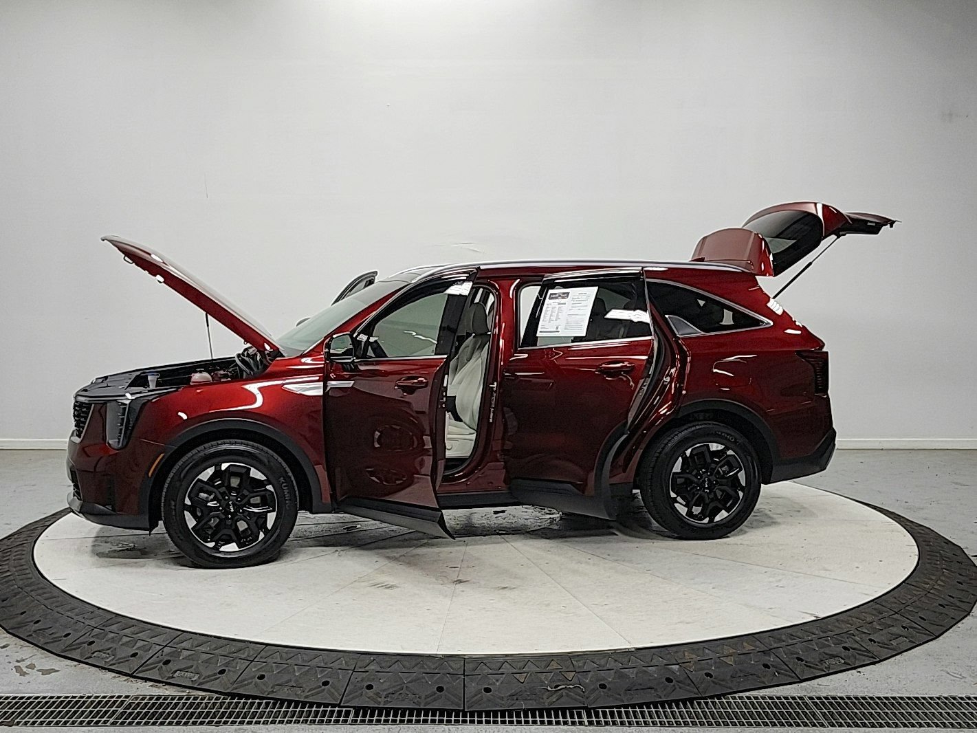 Used 2025 Kia Sorento S w/ Panoramic Sunroof Package FWD image 13