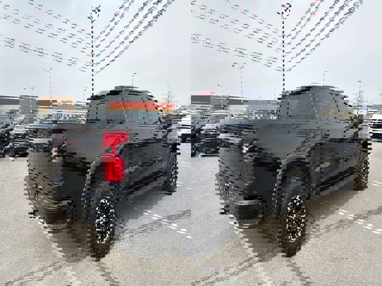 Used 2024 Chevrolet Silverado 1500 ZR2 w/ Technology Package image 13