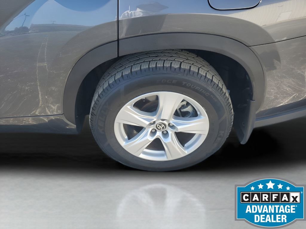 Used 2023 Toyota Highlander LE image 26