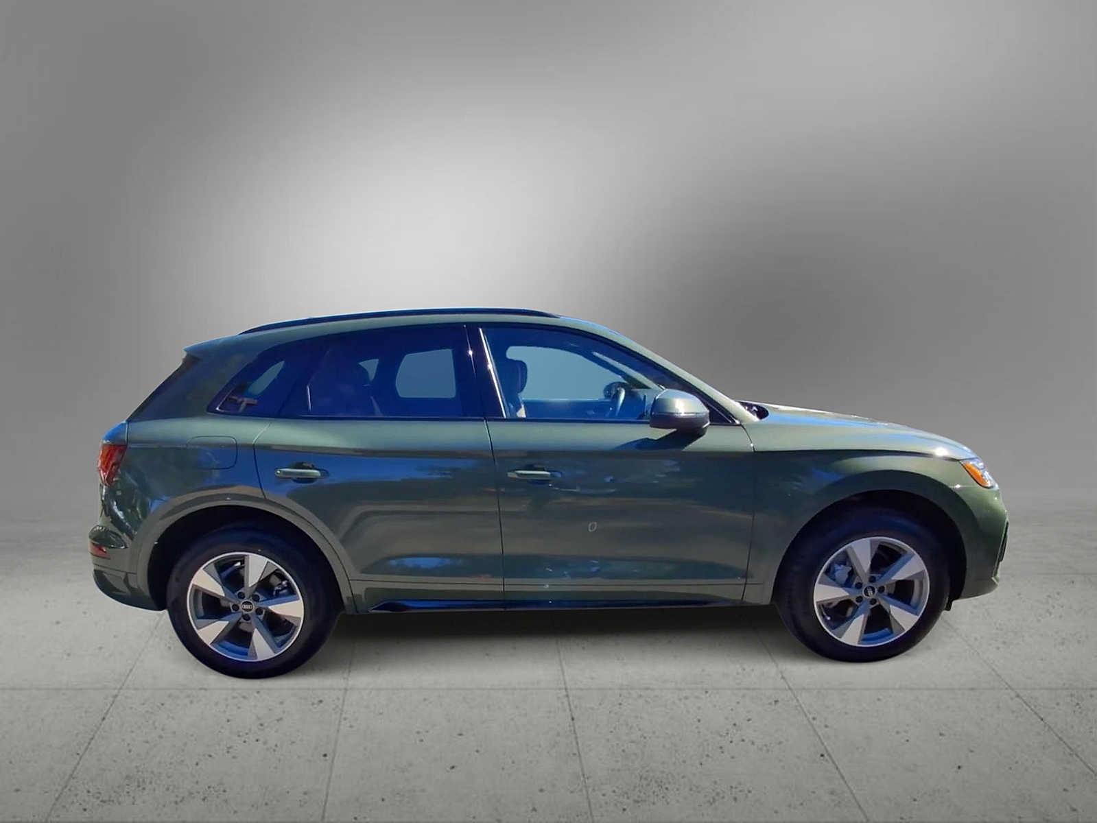 Used 2024 Audi Q5 Premium Plus AWD/4WD image 9