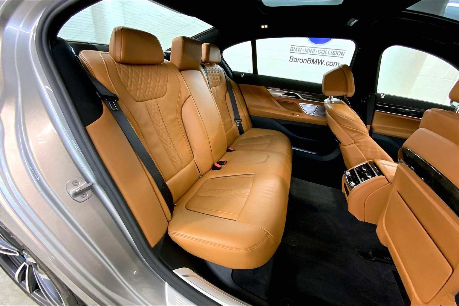 Used 2021 BMW 750i xDrive w/ Autobahn Package AWD/4WD image 19