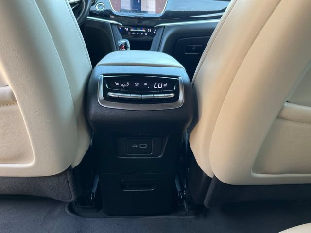 Used 2023 Cadillac XT6 Sport w/ Technology Package AWD/4WD image 17