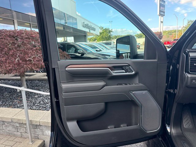 New 2026 GMC Sierra 2500 Denali w/ Denali Reserve Package AWD/4WD image 12