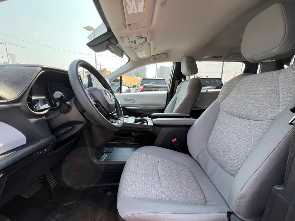Certified 2025 Toyota Sienna LE AWD/4WD image 20