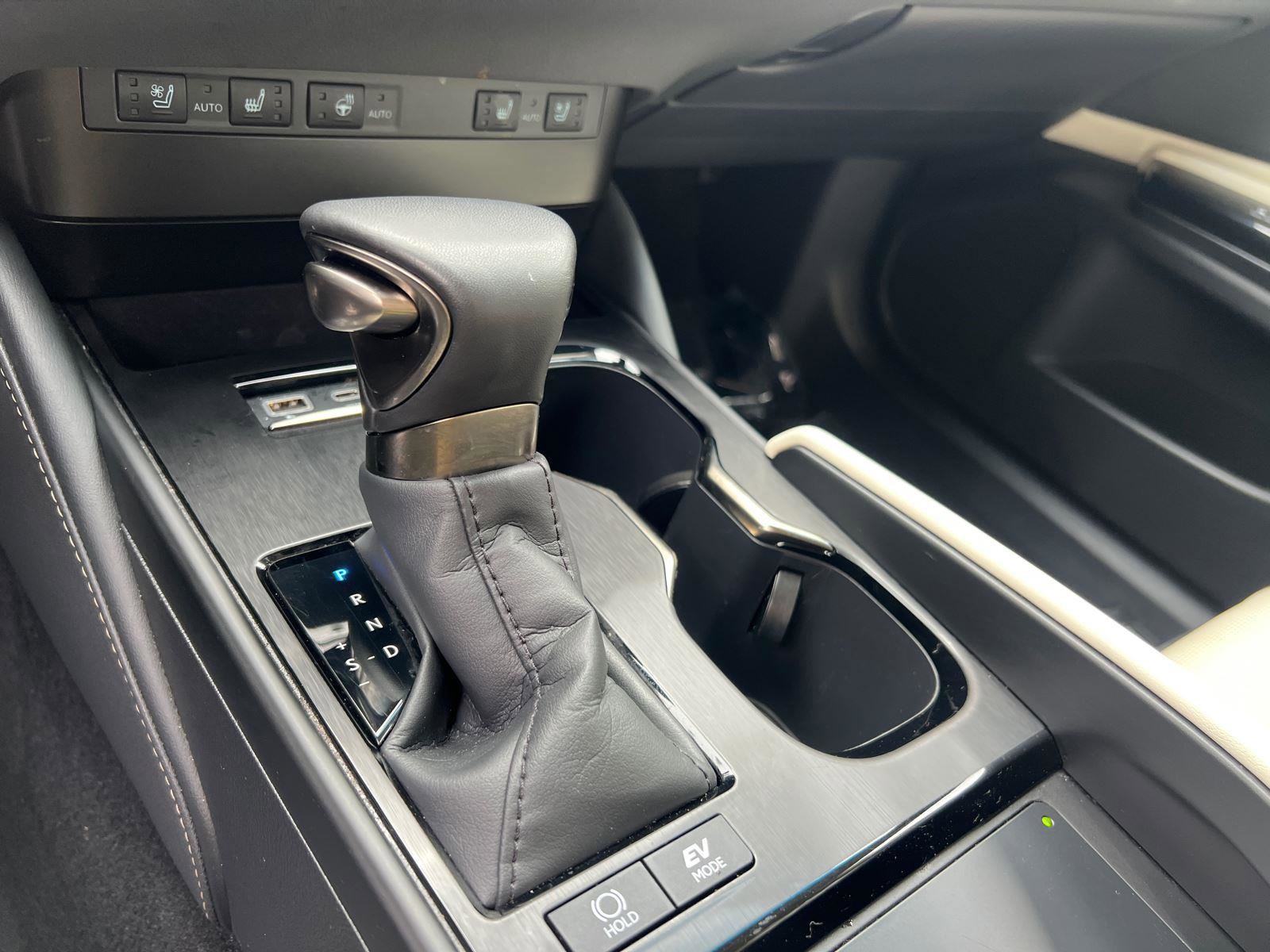 Certified 2025 Lexus ES 300h w/ Premium Package image 35