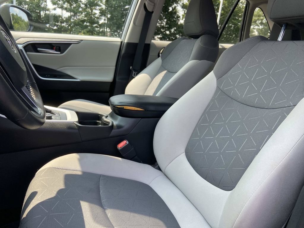 Used 2020 Toyota RAV4 XLE w/ Convenience Package AWD/4WD image 26