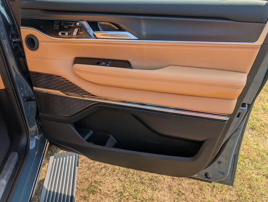 New 2026 Jeep Grand Wagoneer L Summit AWD/4WD image 33