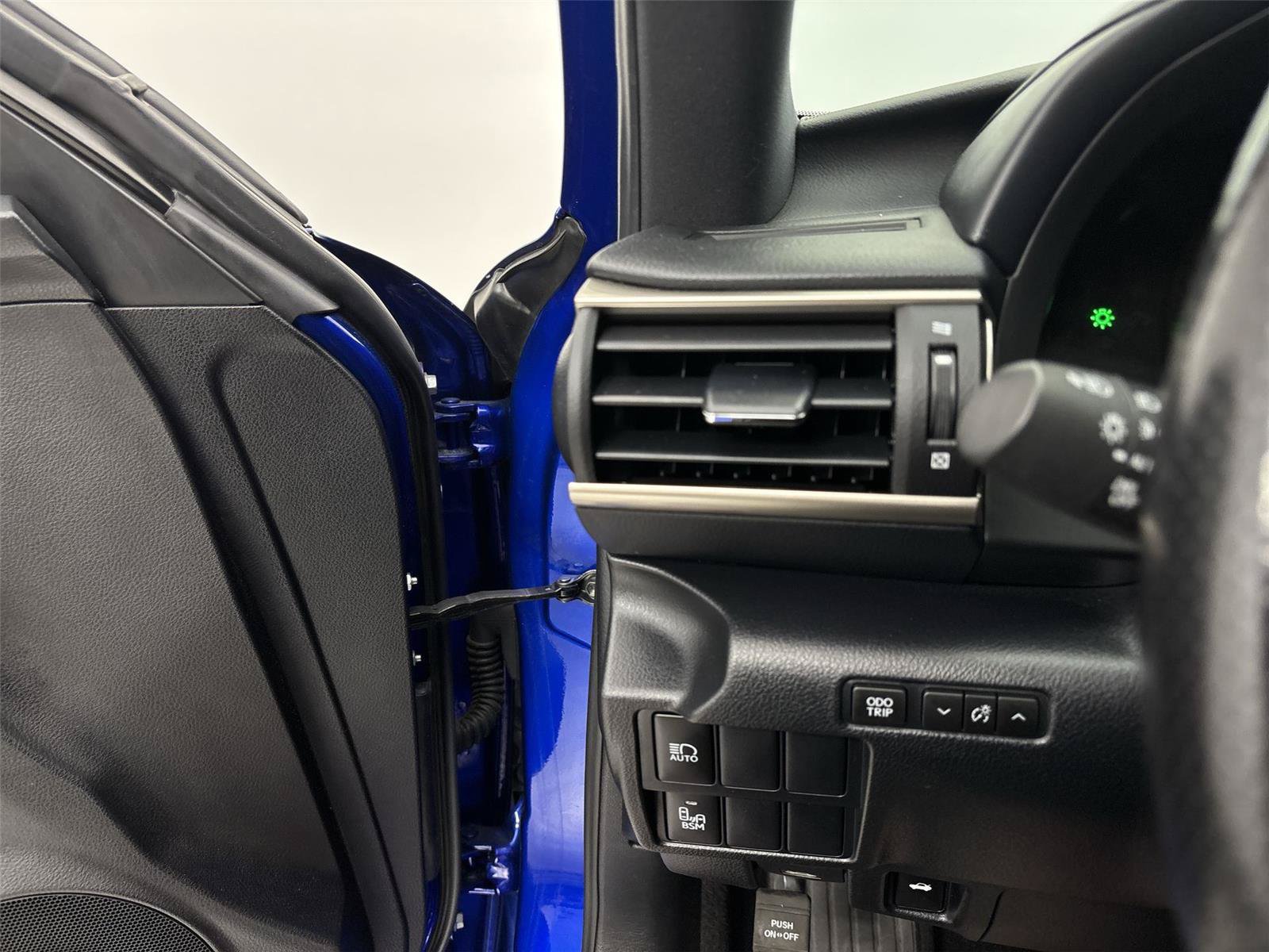 Used 2020 Lexus IS 350 F Sport w/ F Sport Package RWD image 31