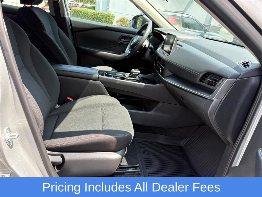 Used 2024 Nissan Rogue S AWD/4WD image 19